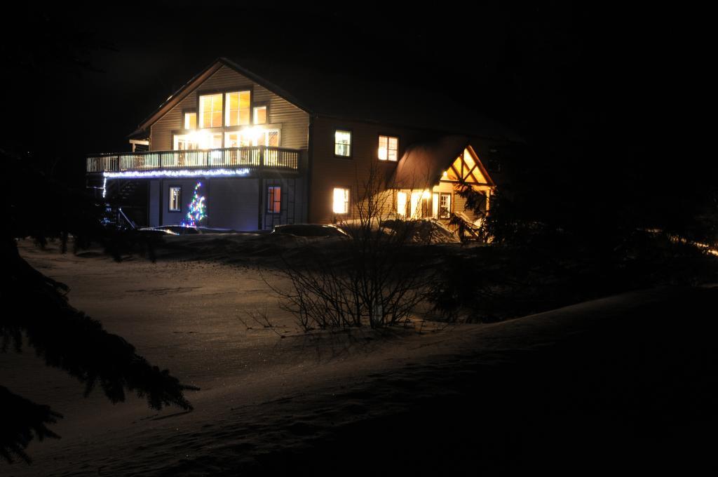 Le Nomade Mont Tremblant Apartment ลัค-ซุแปร์ริเออร์ ภายนอก รูปภาพ
