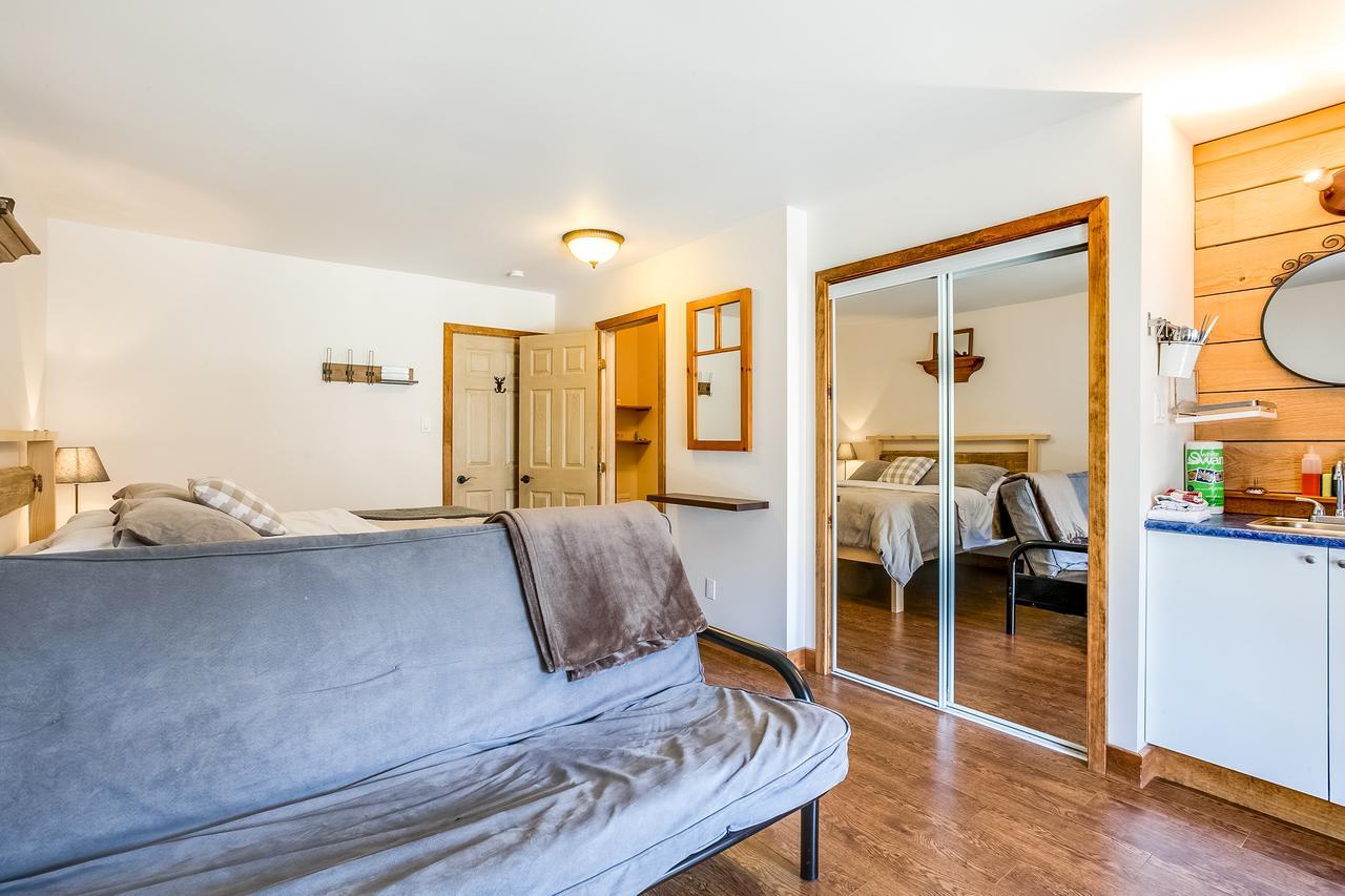 Le Nomade Mont Tremblant Apartment ลัค-ซุแปร์ริเออร์ ภายนอก รูปภาพ