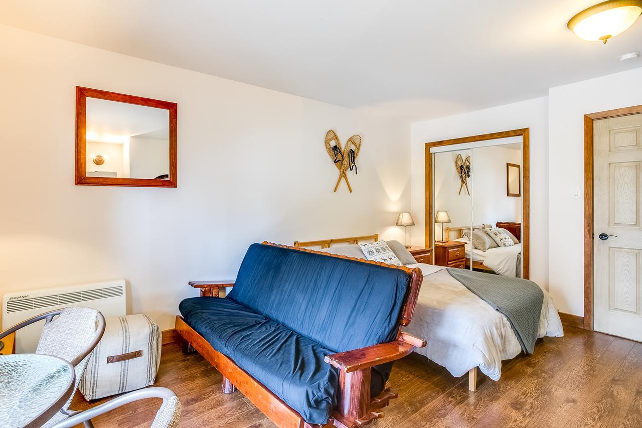 Le Nomade Mont Tremblant Apartment ลัค-ซุแปร์ริเออร์ ภายนอก รูปภาพ