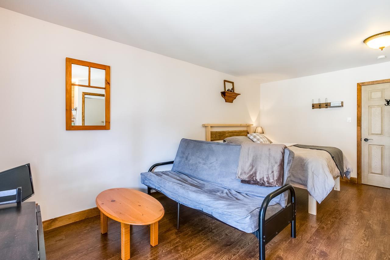 Le Nomade Mont Tremblant Apartment ลัค-ซุแปร์ริเออร์ ภายนอก รูปภาพ