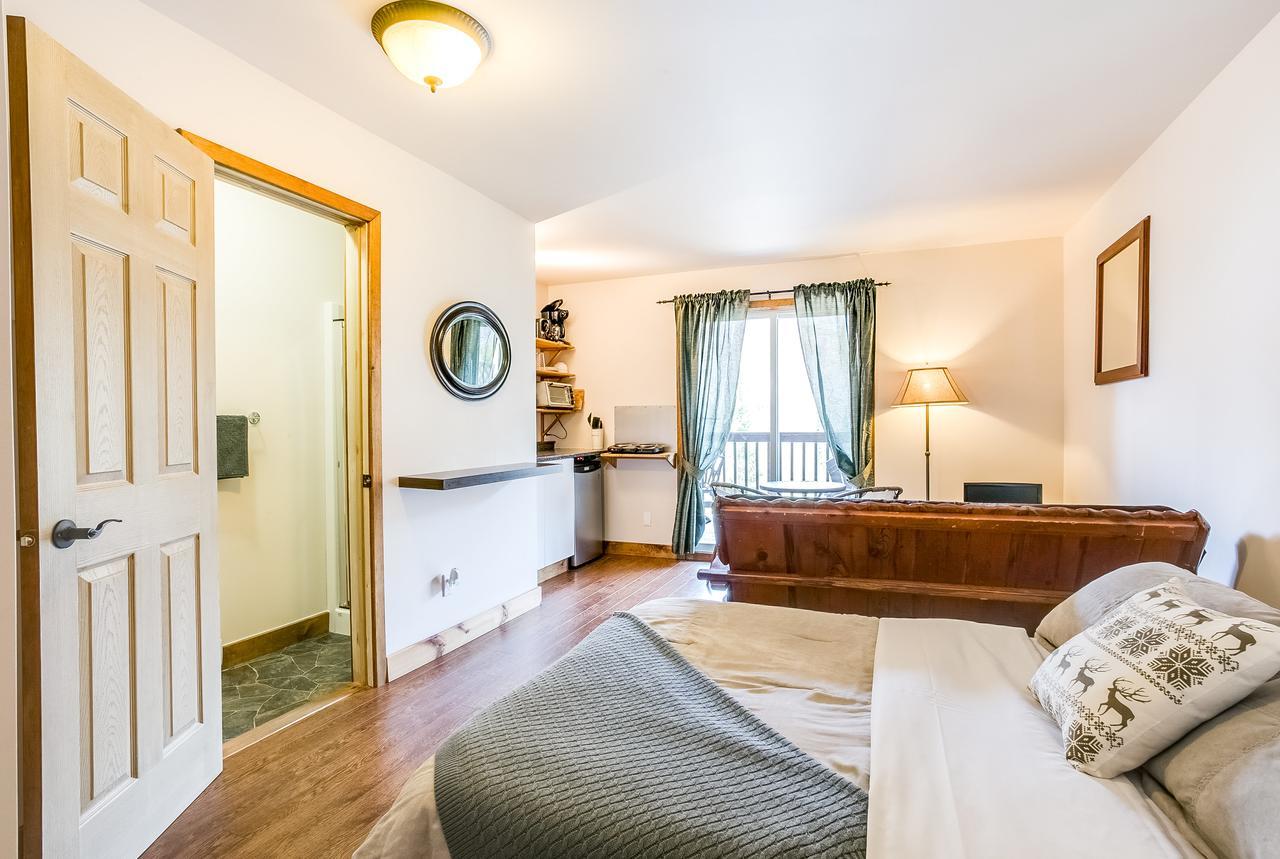 Le Nomade Mont Tremblant Apartment ลัค-ซุแปร์ริเออร์ ภายนอก รูปภาพ